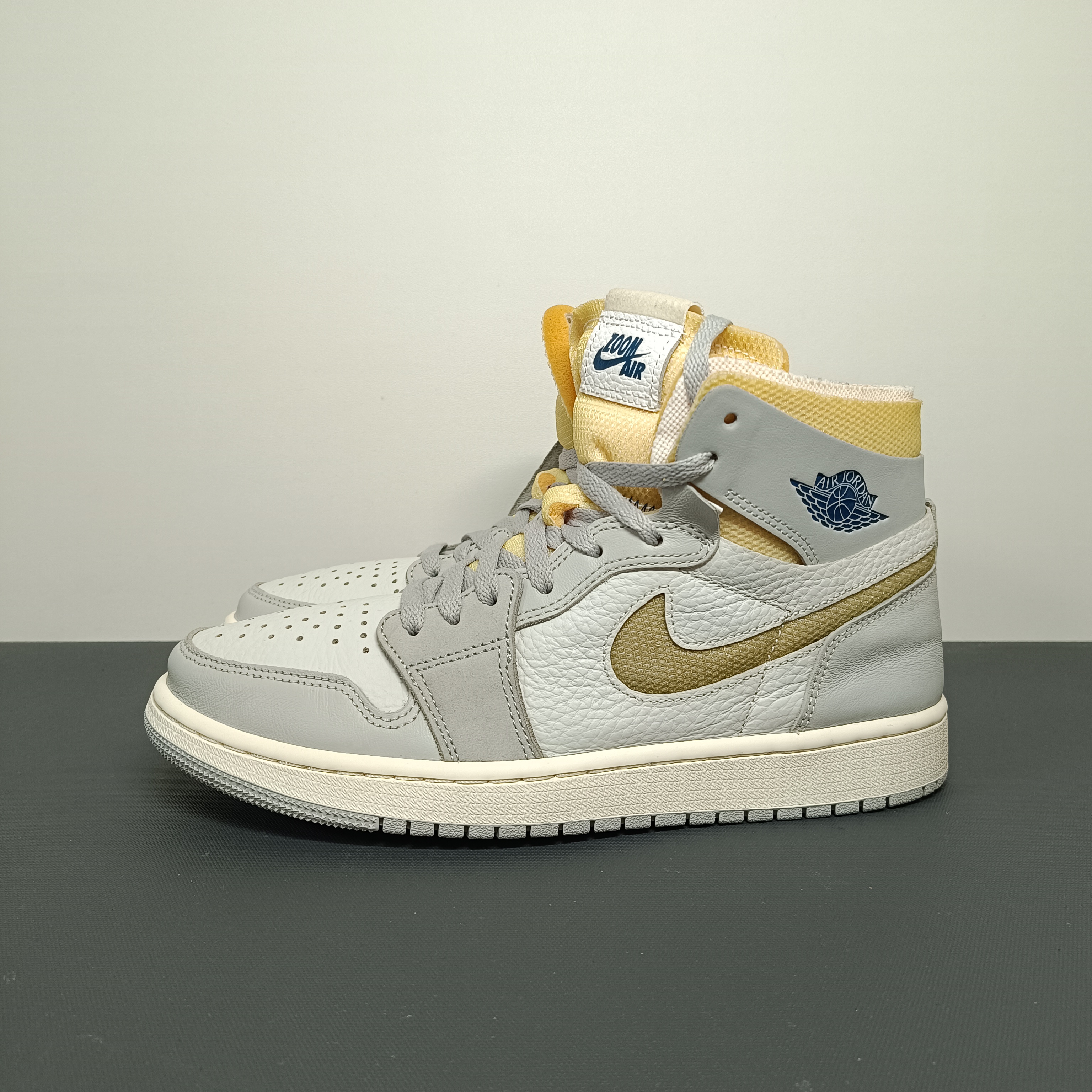 43码/95新 Jordon AJ1高帮灰白 二手正品无原盒 公价一六九九