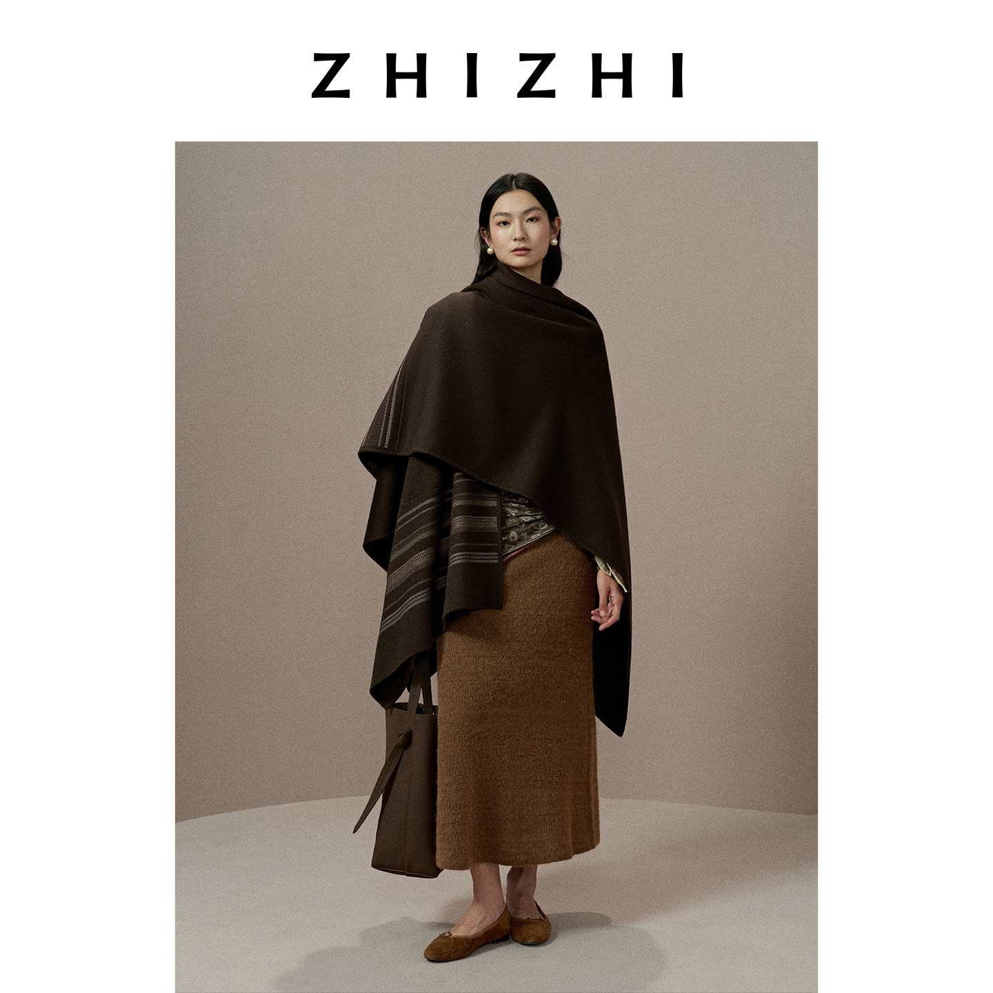 致知 理弦师 斗篷披肩冬季新款气质外套无袖毛呢外套ZZ2EWWWS009