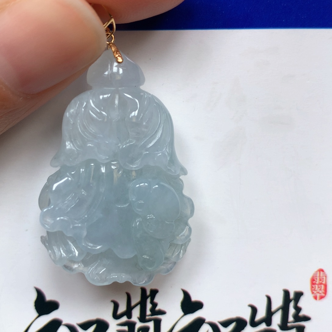 翡翠颈饰18K金镶嵌白菜 纳百财