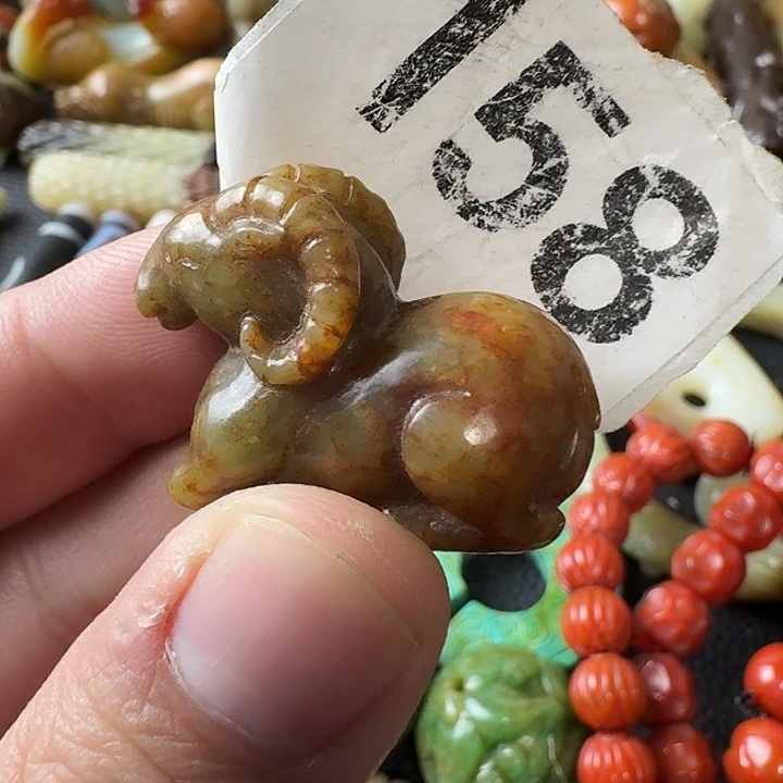 吉***言和田玉未镶嵌颈饰