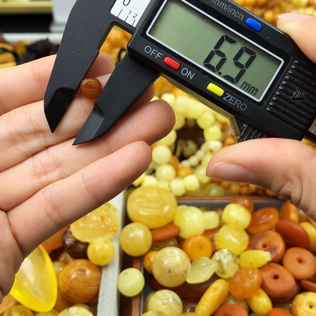 未镶嵌琥珀珠宝奇石