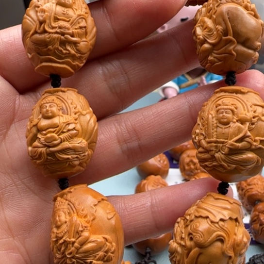 橄榄核手串雕刻工艺