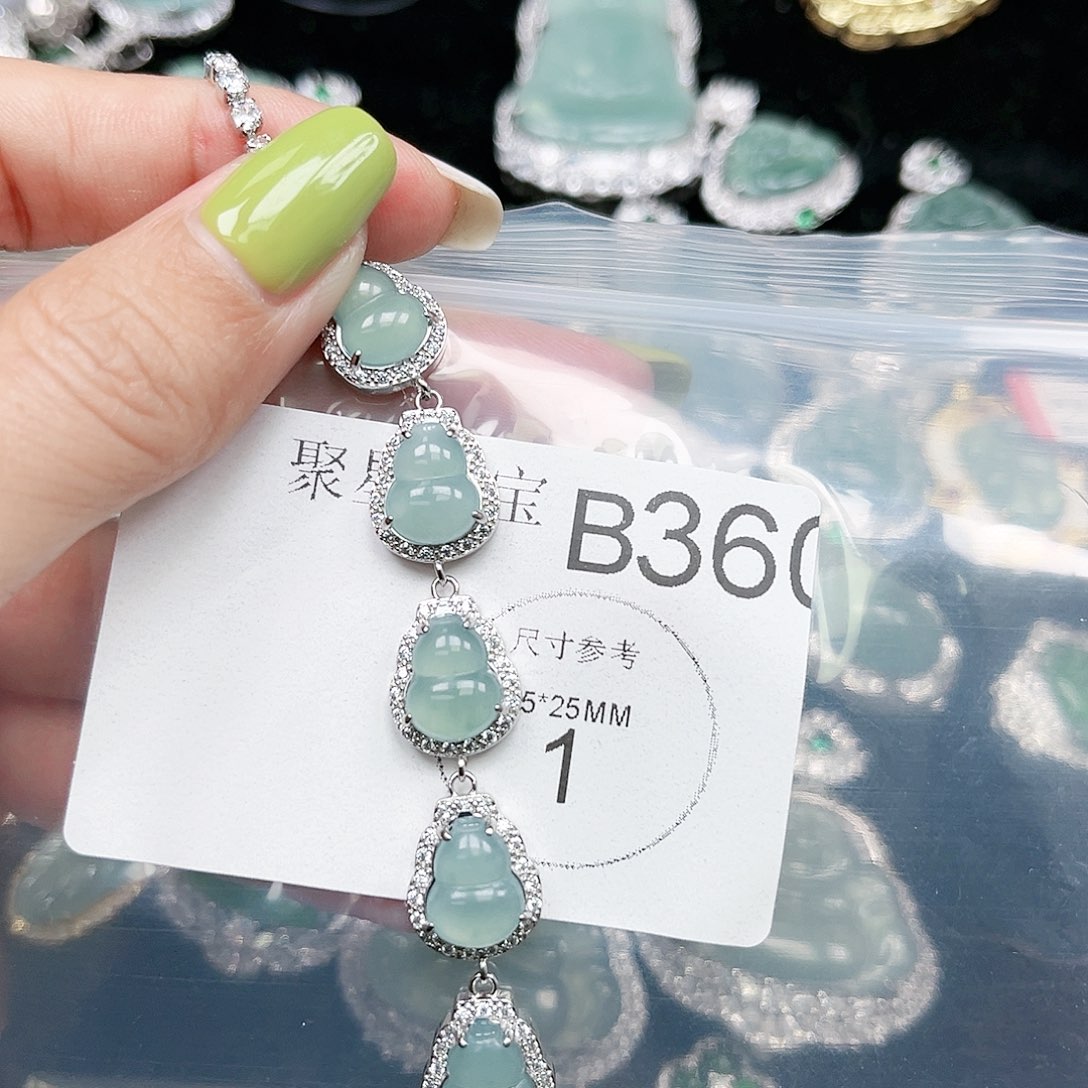 翡翠颈饰未镶嵌翡翠360