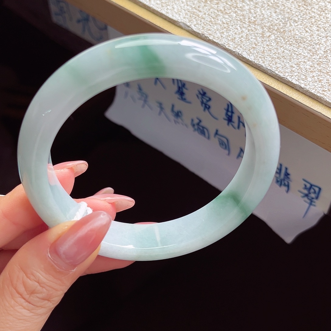 翡翠未镶嵌手镯手镯