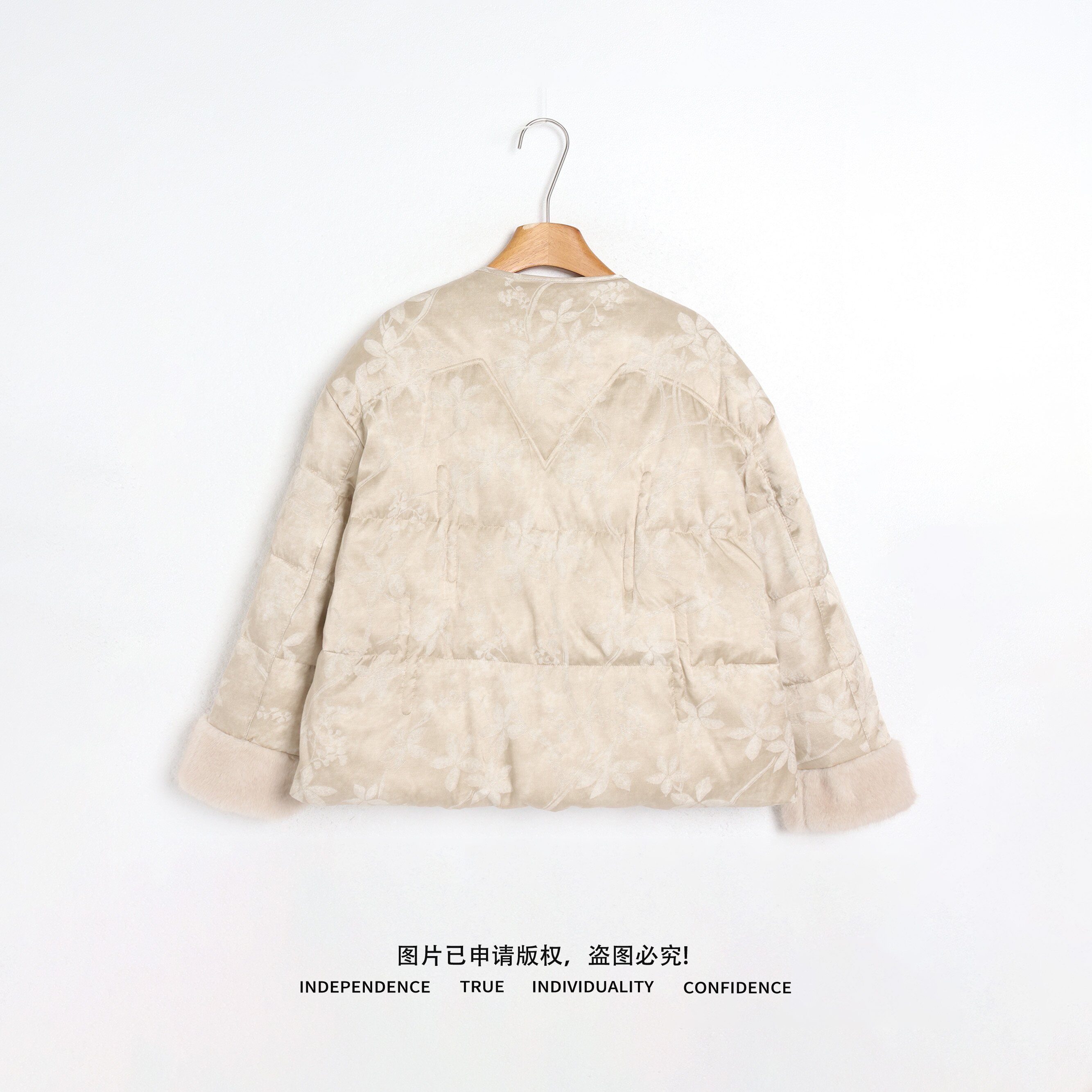 温温【妙屿】新中式国风90白鸭绒花样暗扣设计款冬季保暖羽绒服0239