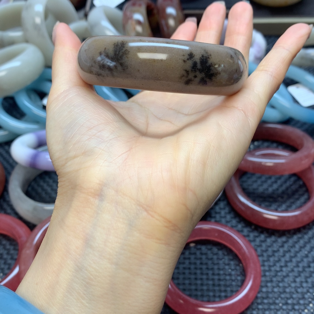 石英岩玉未镶嵌手镯