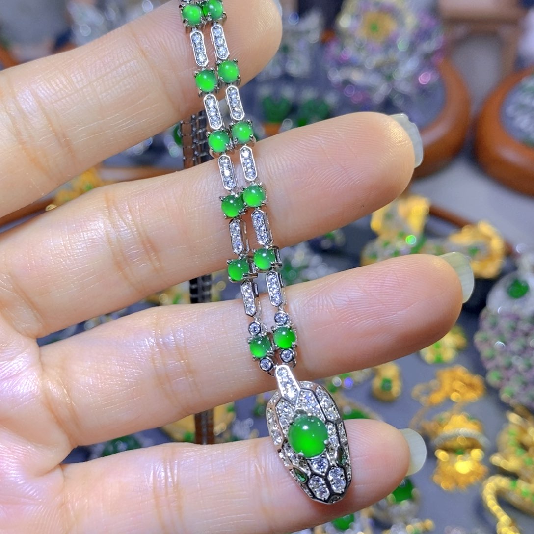 翡翠颈饰银S925镶嵌天然翡翠