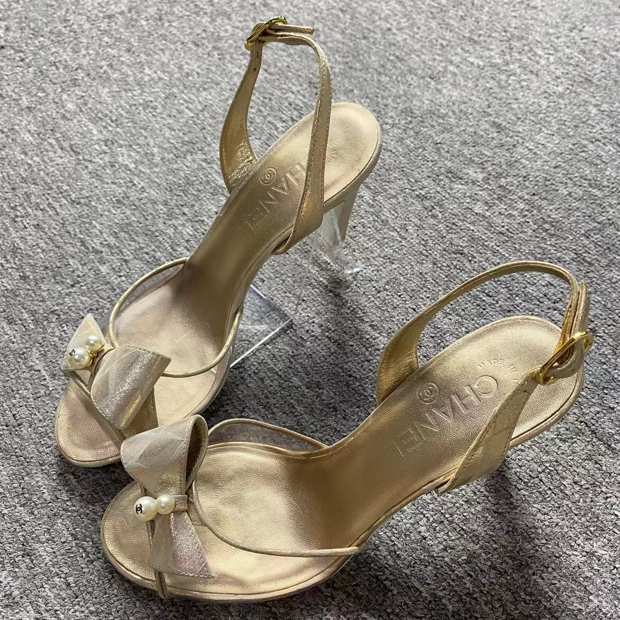 99新 Chanel/香奈儿 37.5码/米亚/金色蝴蝶结珍珠夏季款凉鞋 1532
