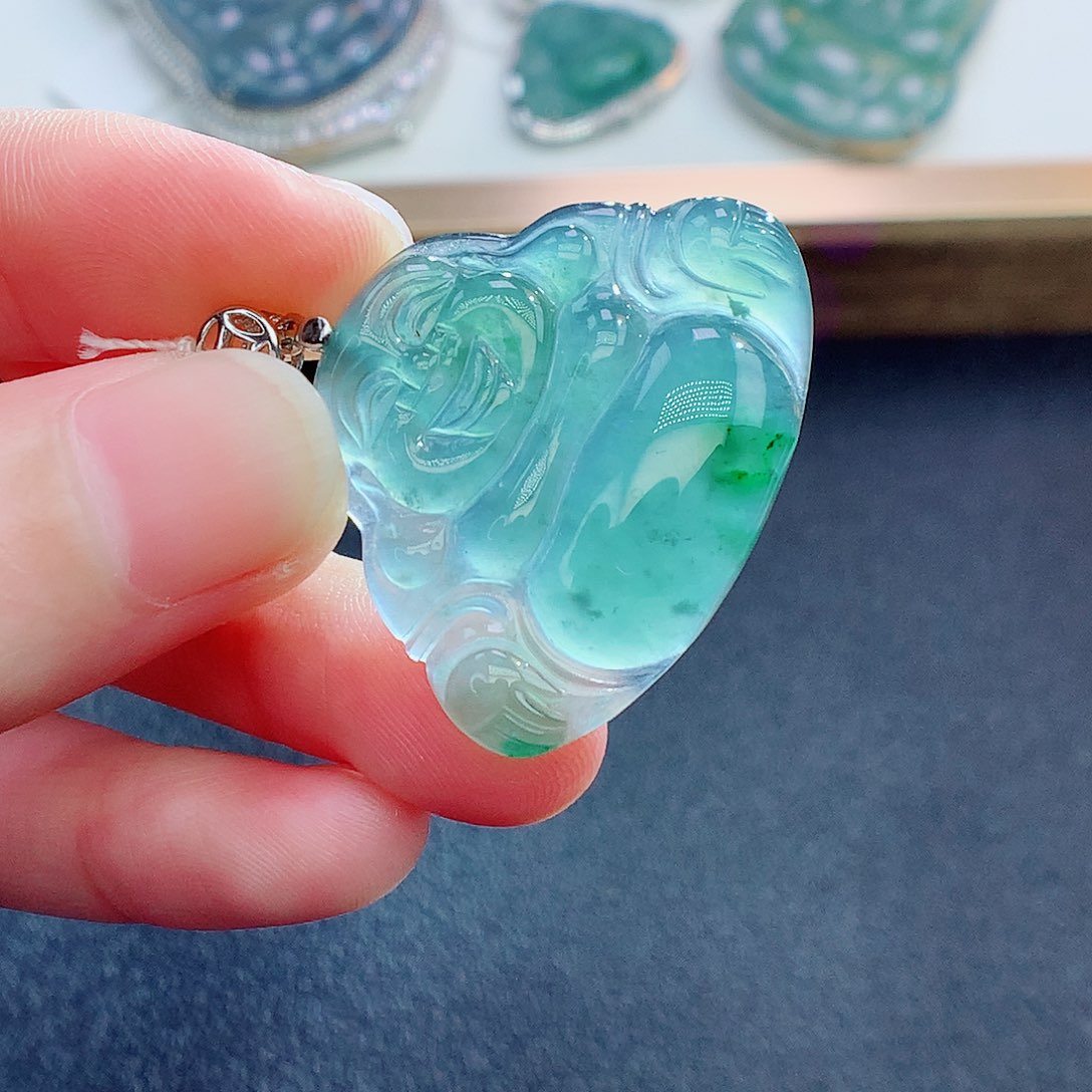 翡翠颈饰未镶嵌翡翠