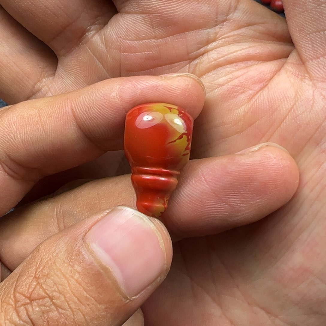 南红玛瑙三通未镶嵌七*