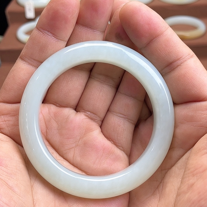 【闪购商品】未镶嵌手镯和田玉