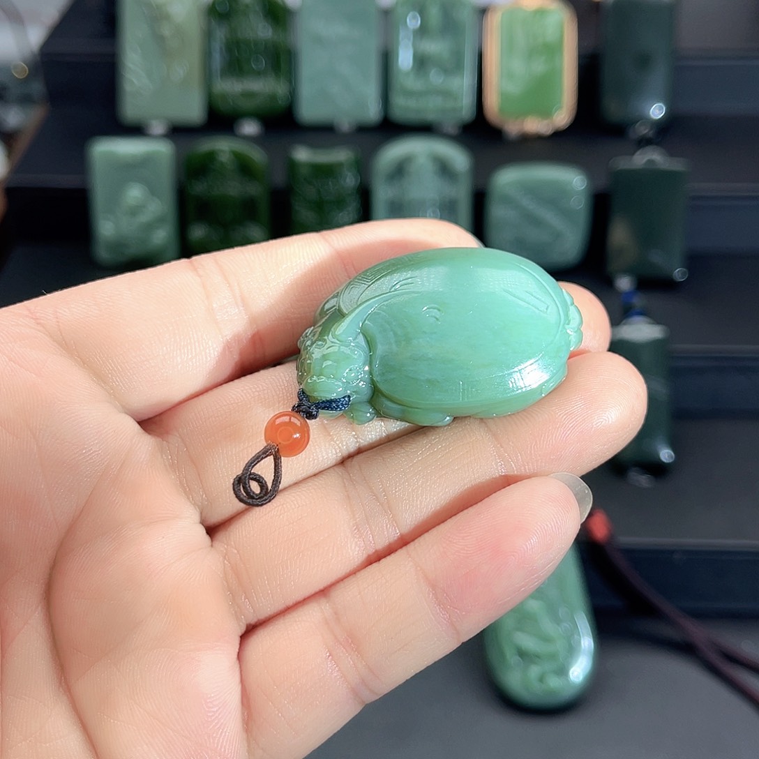 和田玉未镶嵌吊坠(不含链)