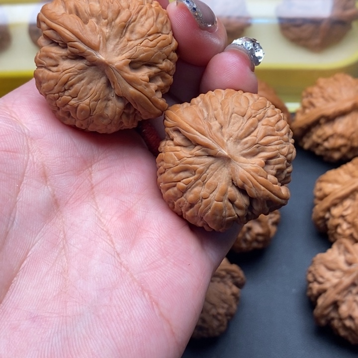 文玩核桃吊坠M**王圆梦