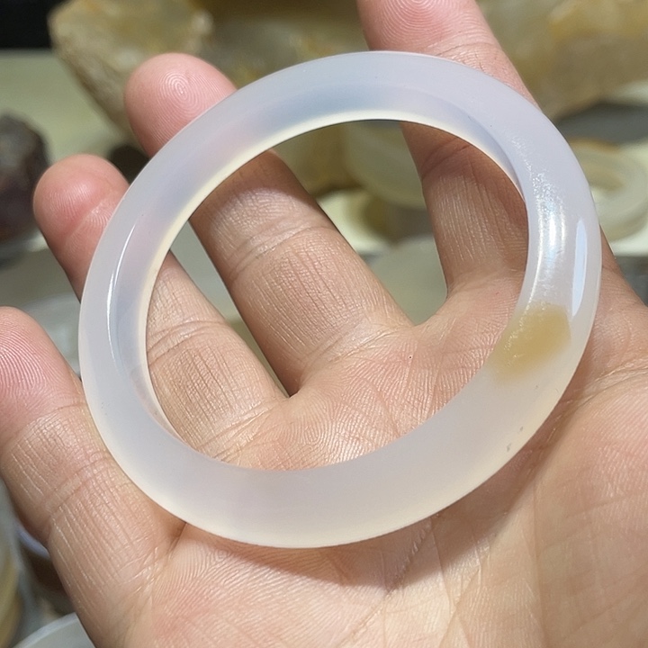 玛瑙/玉髓未镶嵌手镯白月光手镯