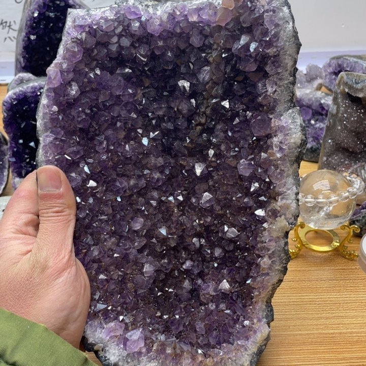 紫晶水晶摆件未镶嵌