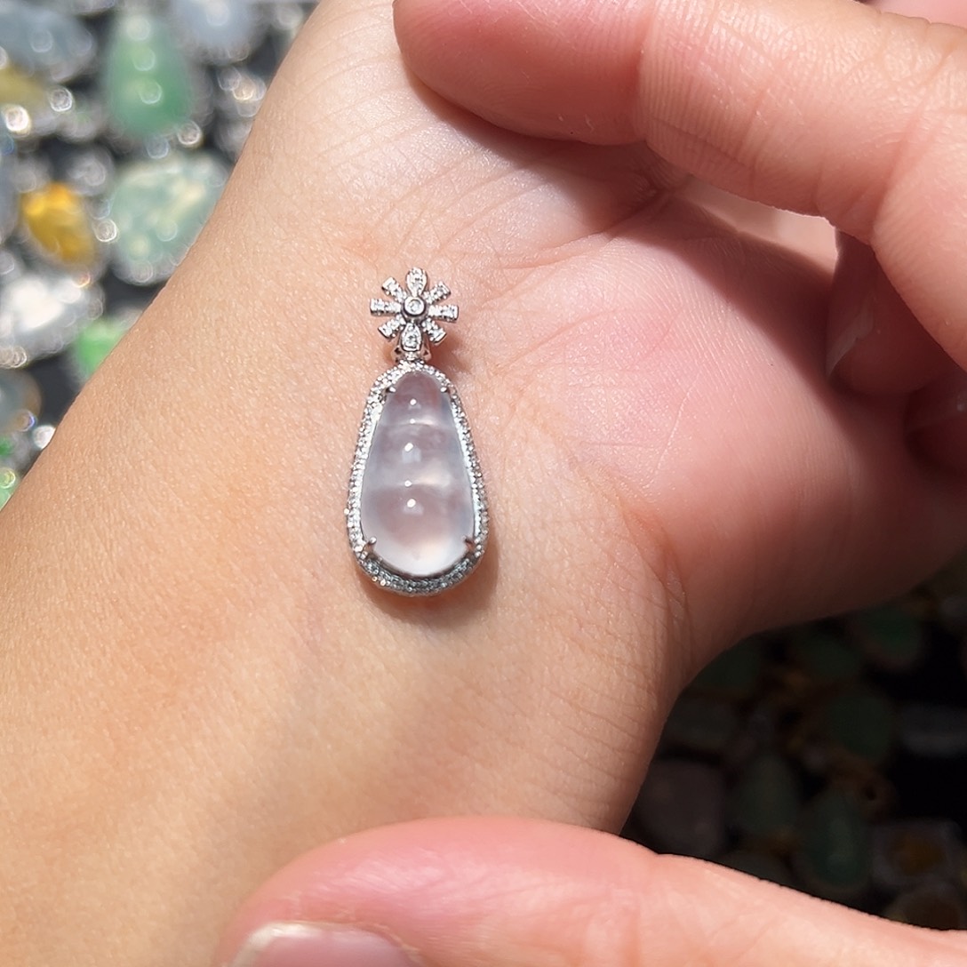 翡翠颈饰18K金镶嵌x***.吊坠