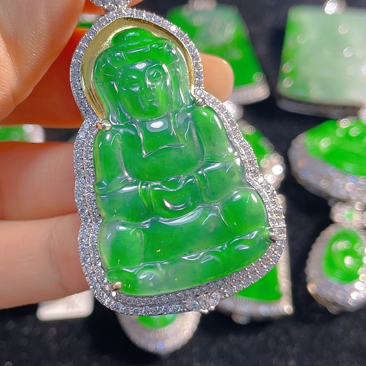 翡翠未镶嵌颈饰翡翠