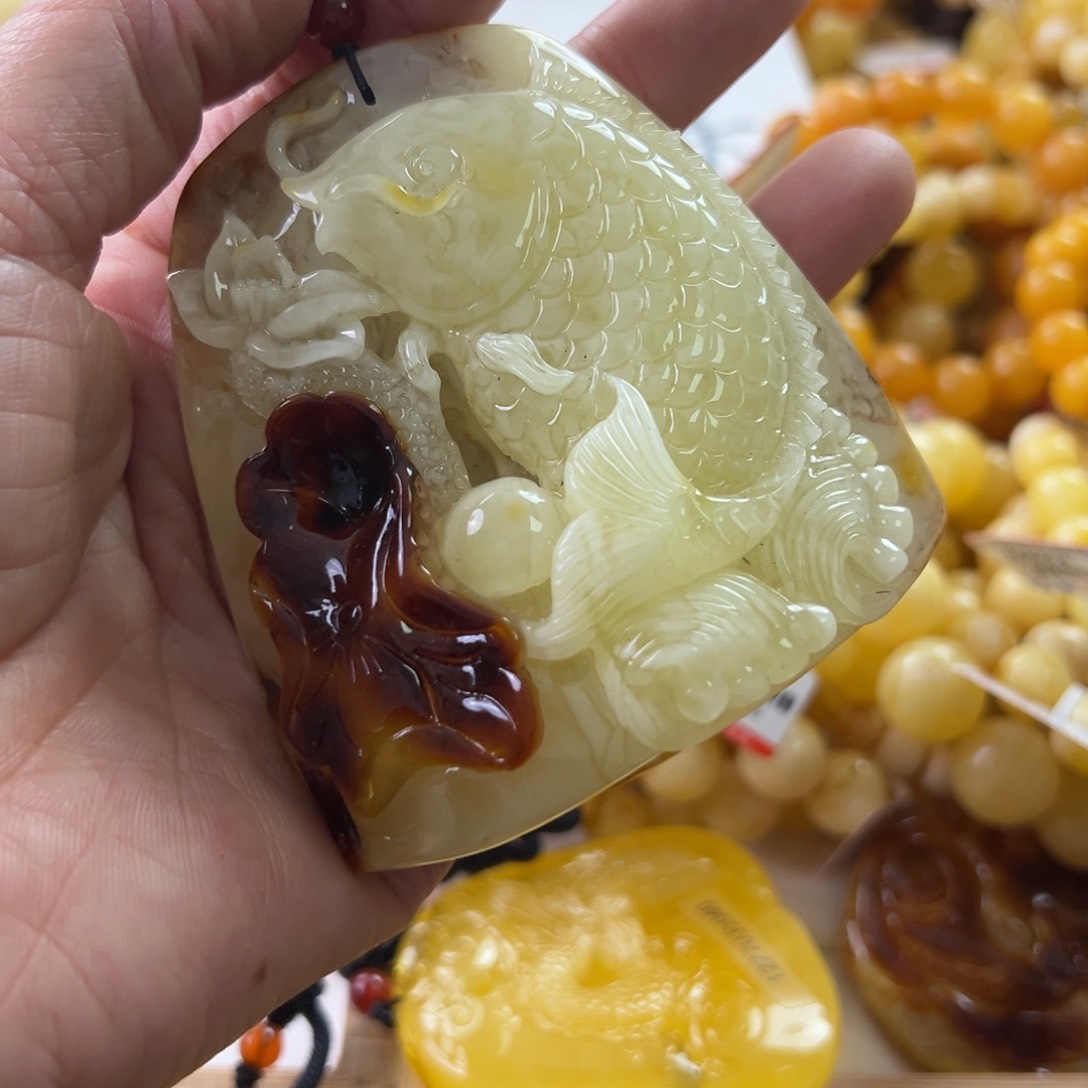 琥珀珠宝奇石未镶嵌