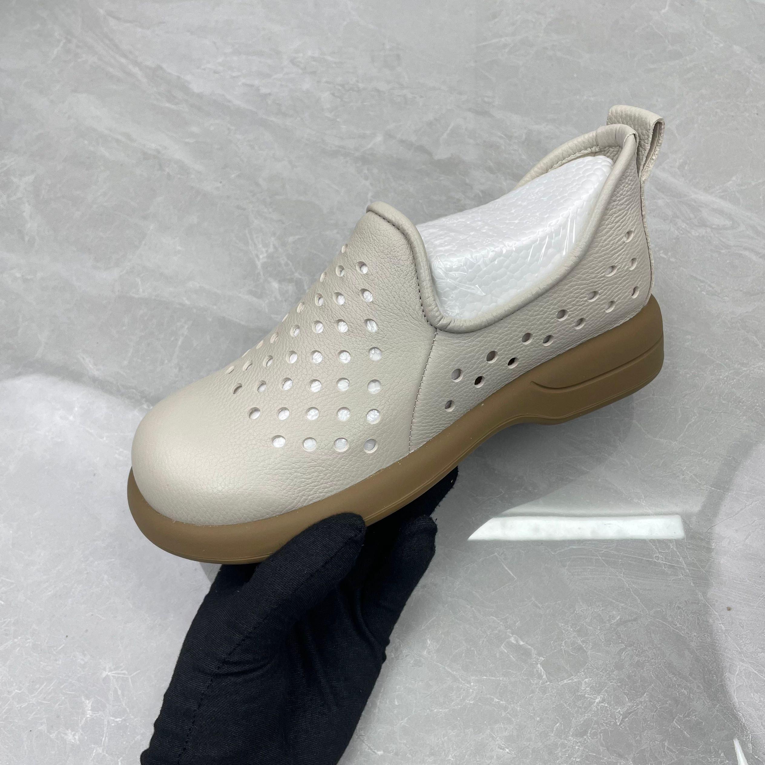 单鞋女（牛皮）223-62（孤品) a区36码