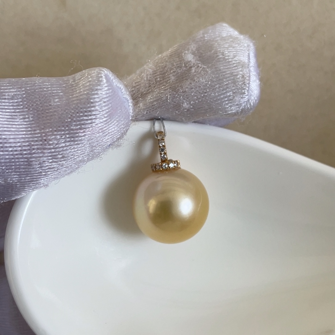 18K金镶嵌海水珍珠吊坠(不含链)13.3mm