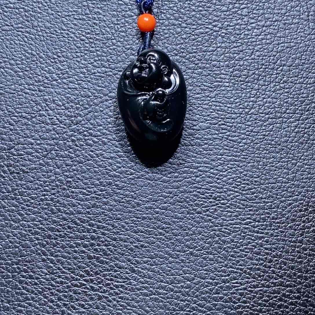 和田玉颈饰未镶嵌幸****?