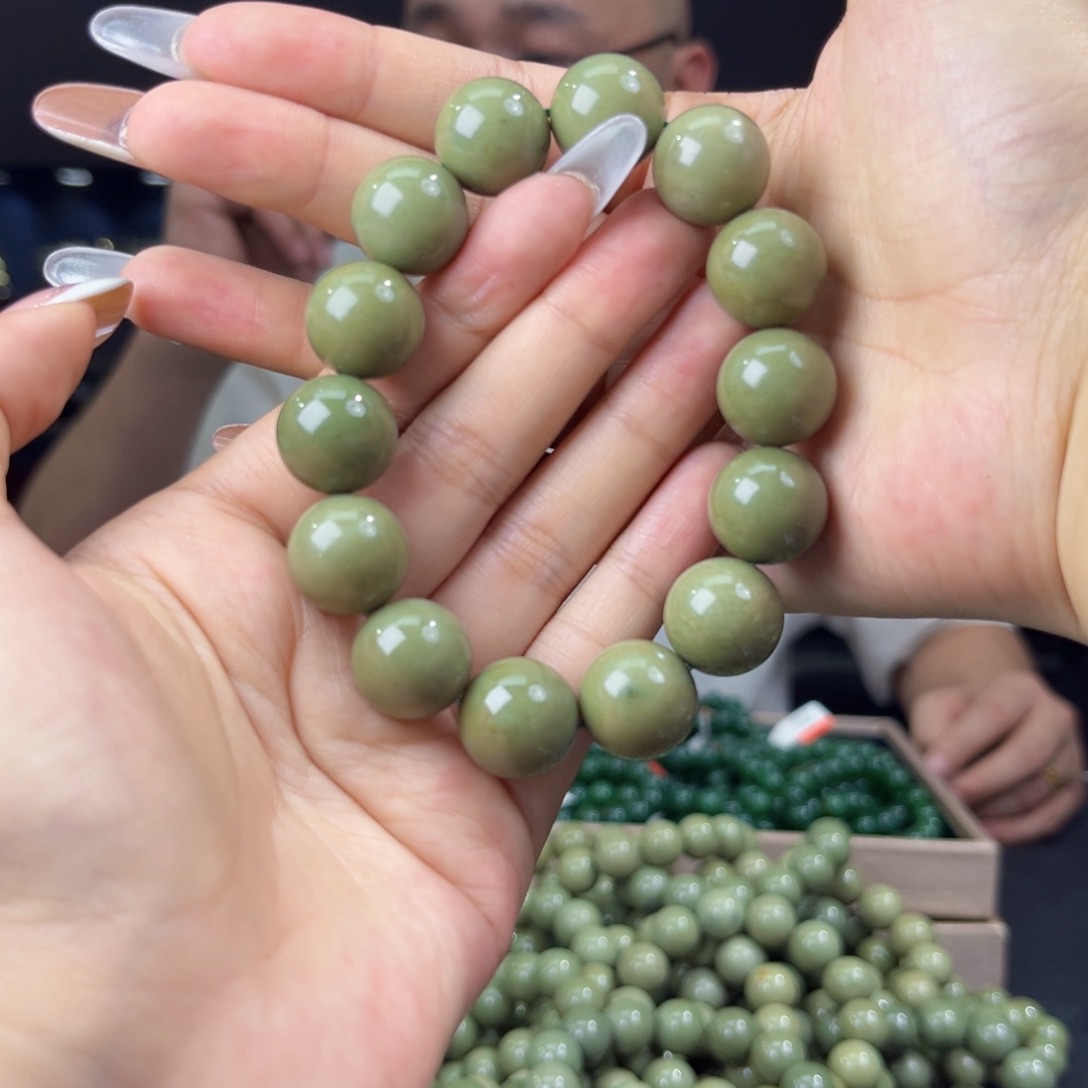 手链未镶嵌和田玉纯天然和田玉新疆沙枣青豆青k16