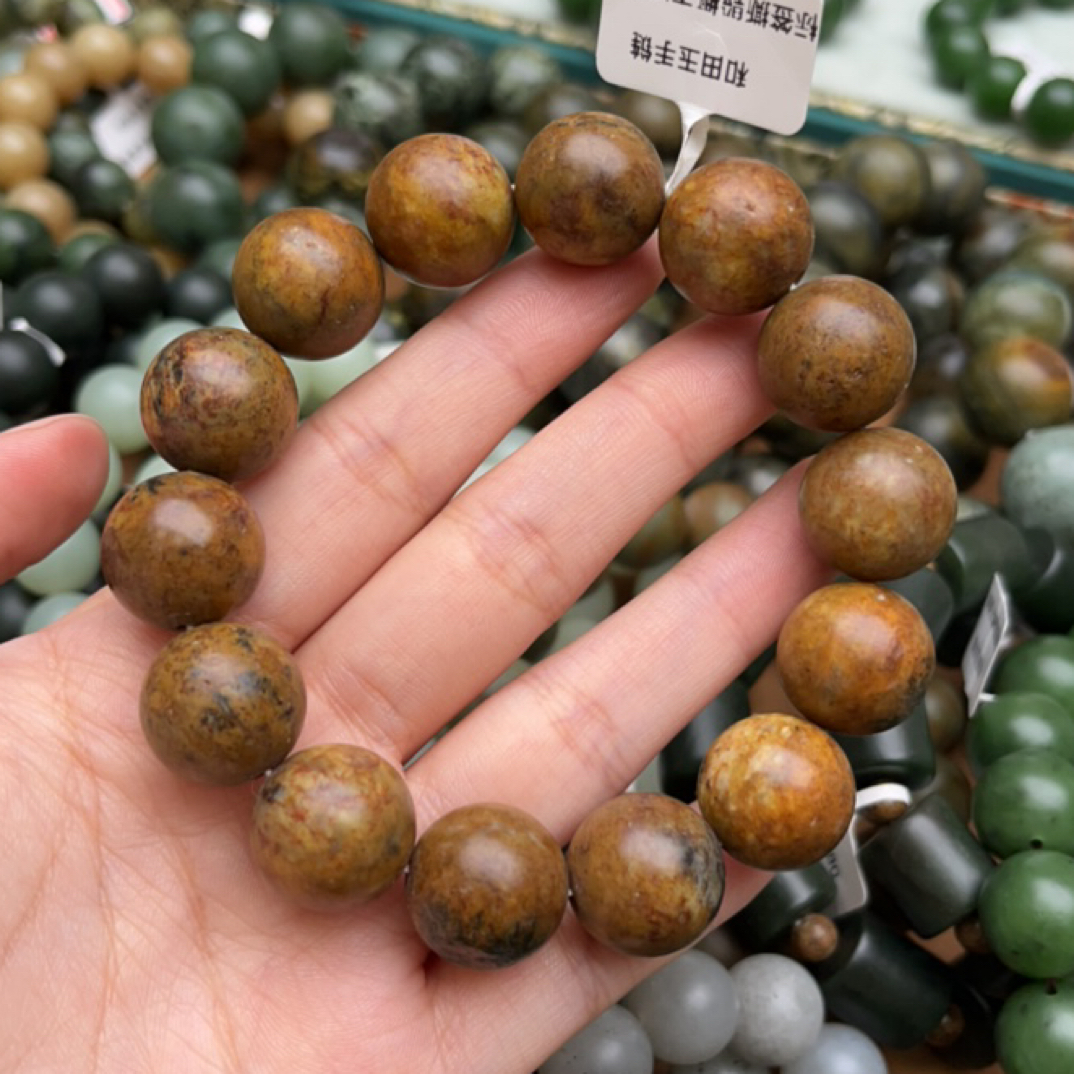 和田玉手串1202d拍一发一