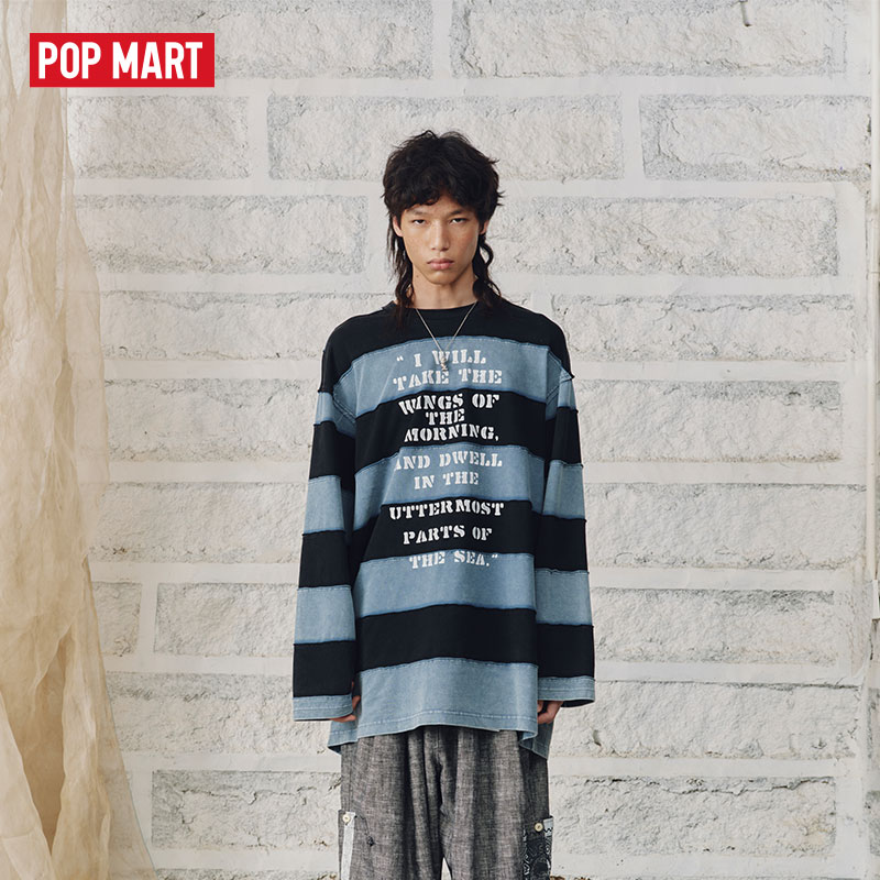 泡泡玛特Hirono Living Wild-海极之歌流浪诗人拼接条纹长袖T恤 