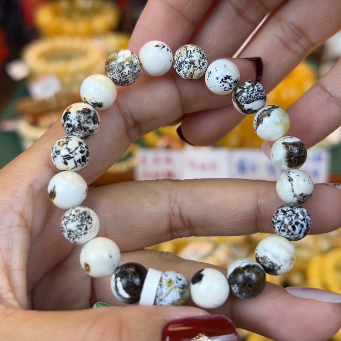 琥珀裸石未镶嵌jjhggghhhhn