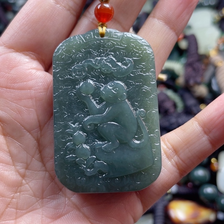 和田玉颈饰未镶嵌双面