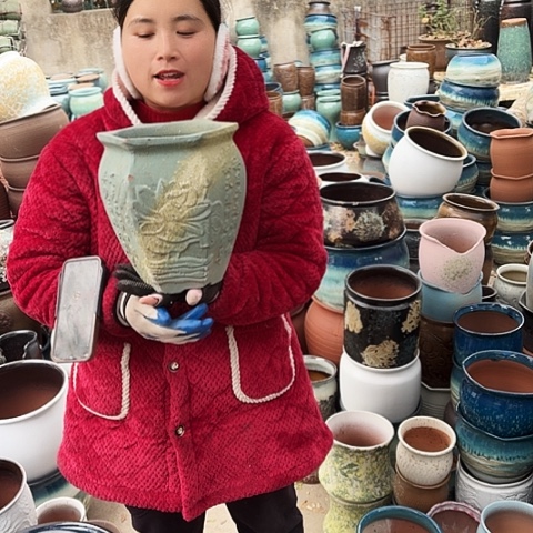 口18高24瑕疵盆子。 