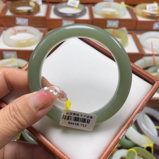 【闪购商品】和田玉手镯未镶嵌