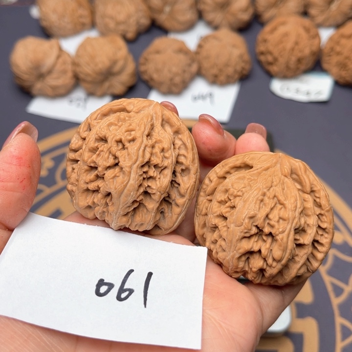 文玩核桃把件44大粗筋 061