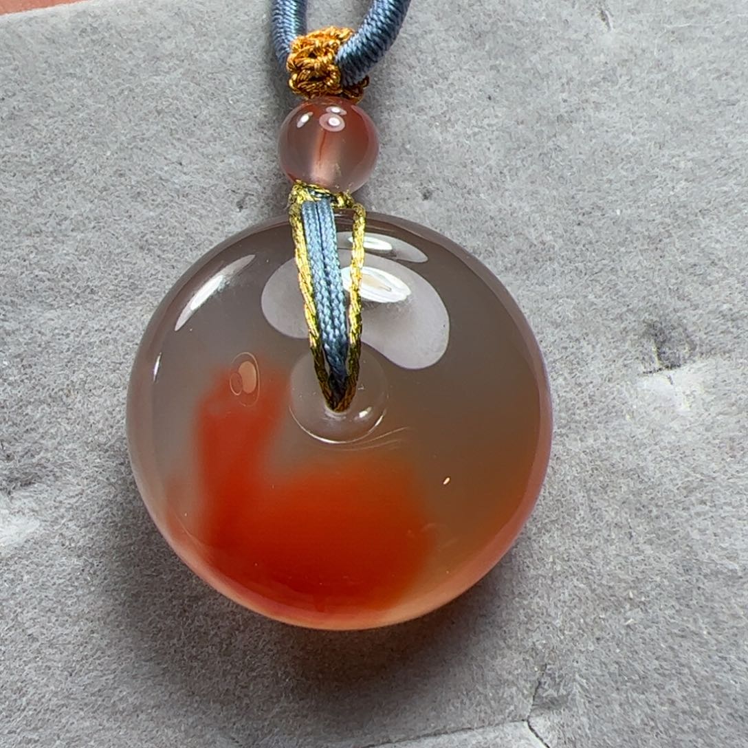 南红玛瑙吊坠未镶嵌