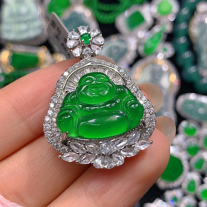 翡翠颈饰未镶嵌翡翠