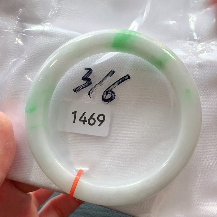 翡翠手镯未镶嵌用***7天然翡翠手镯01