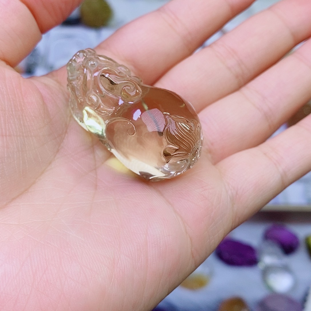 未镶嵌吊坠(赠链)水晶