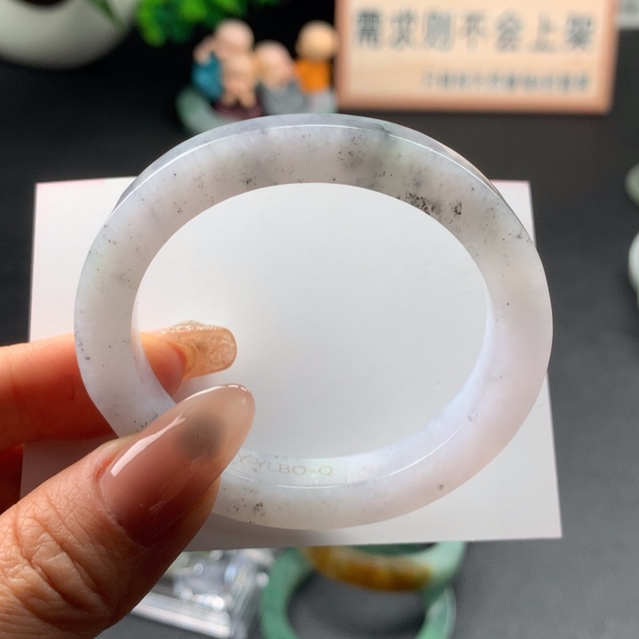 定制翡翠未镶嵌手镯