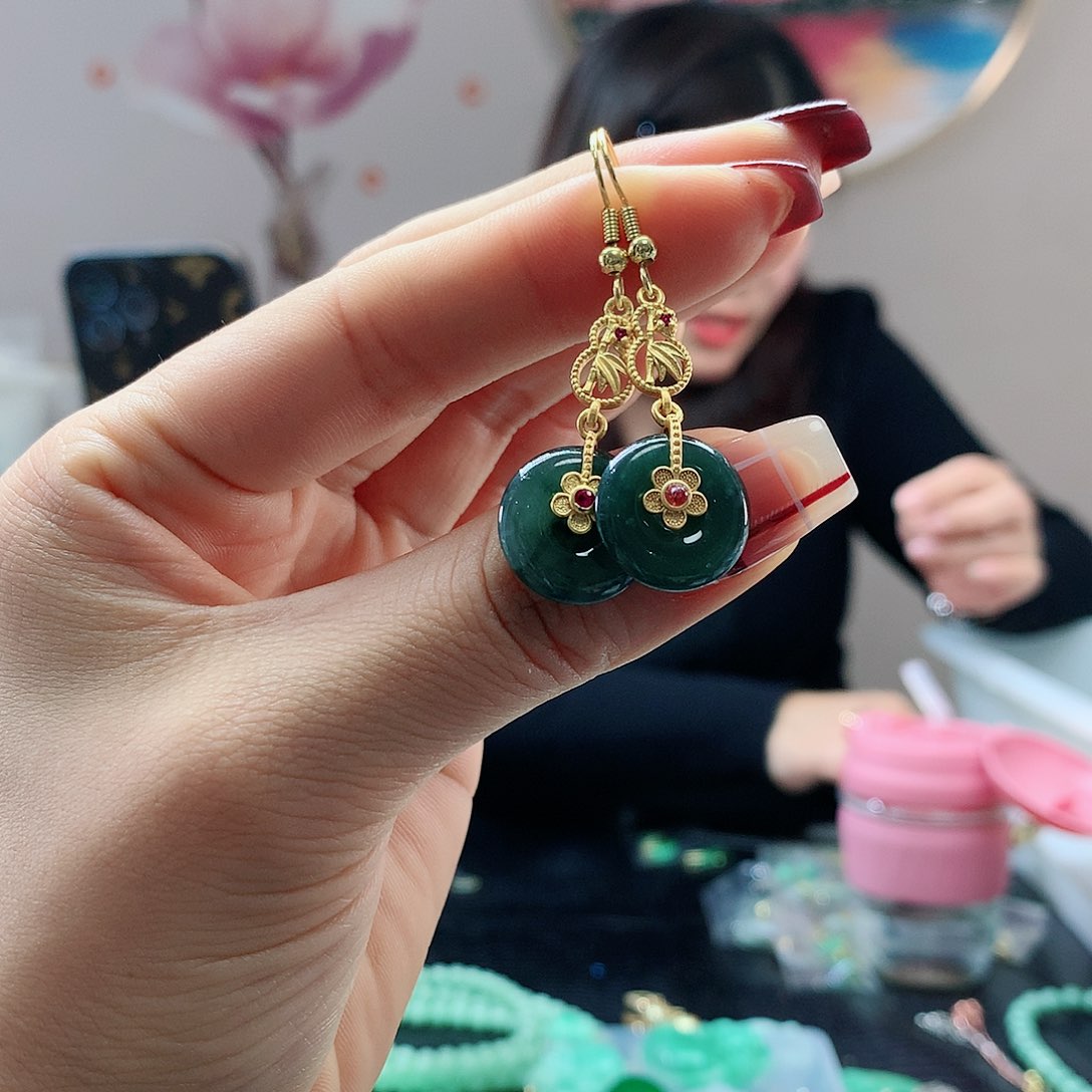 【闪购商品】翡翠耳饰未镶嵌，