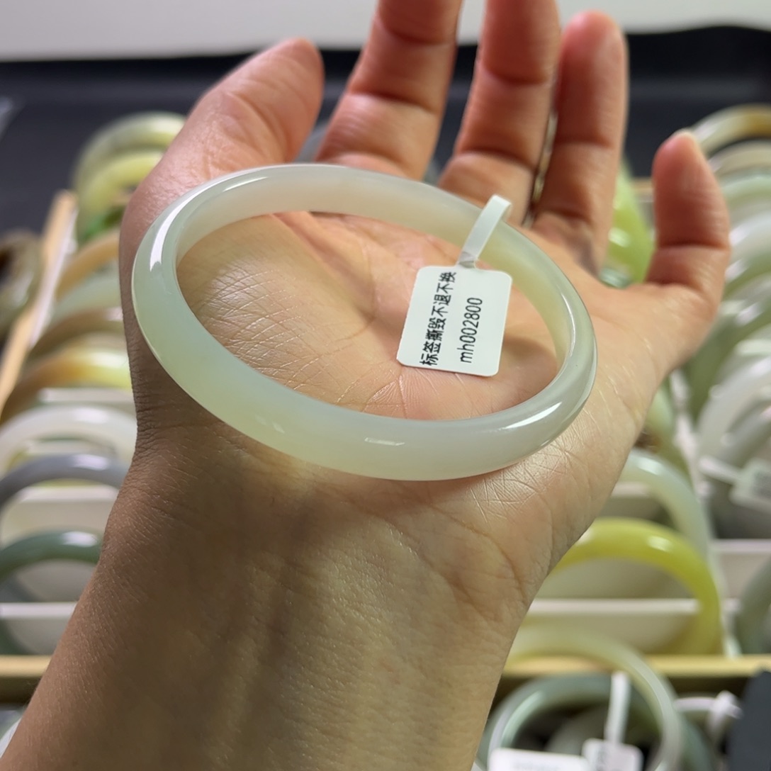 和田玉未镶嵌手镯58.5圈