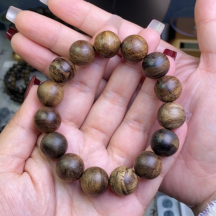 沉香手串多****做越南芽庄白棋楠瘤疤玉化