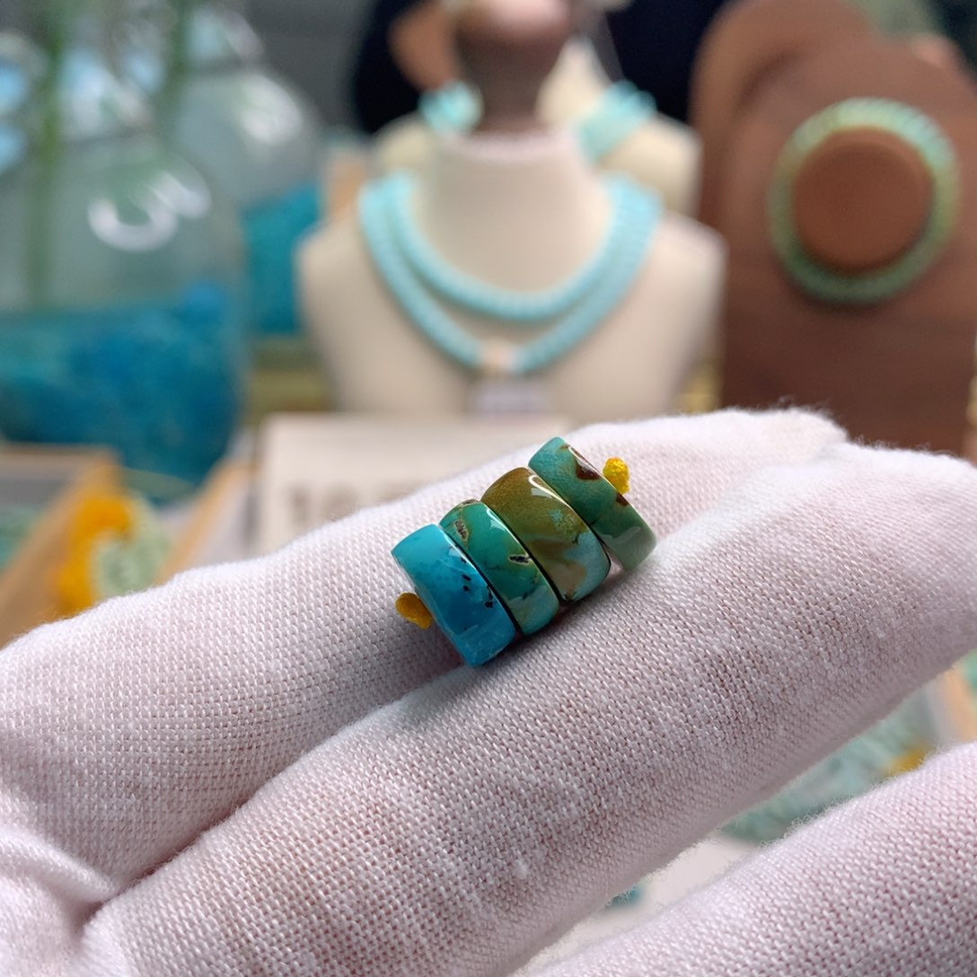 绿松石未镶嵌饰品