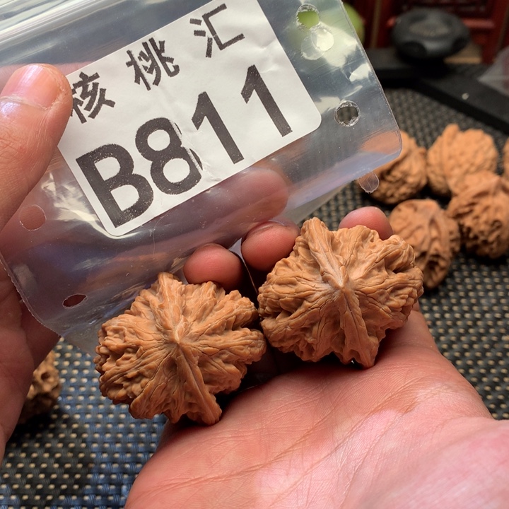 吊坠文玩核桃三羊谷