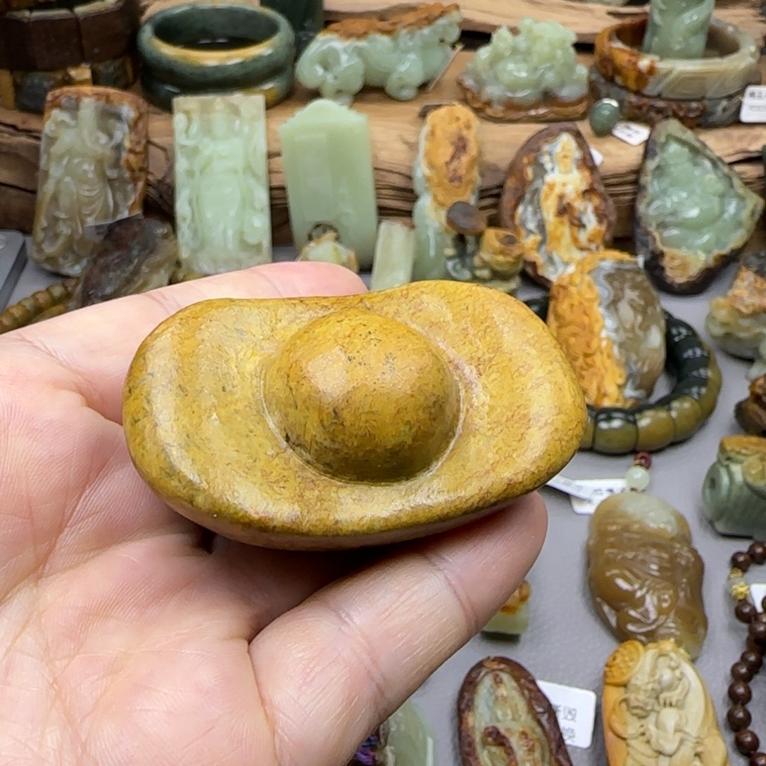 L***N岫岩河磨玉（透闪石质玉）未镶嵌珠宝奇石