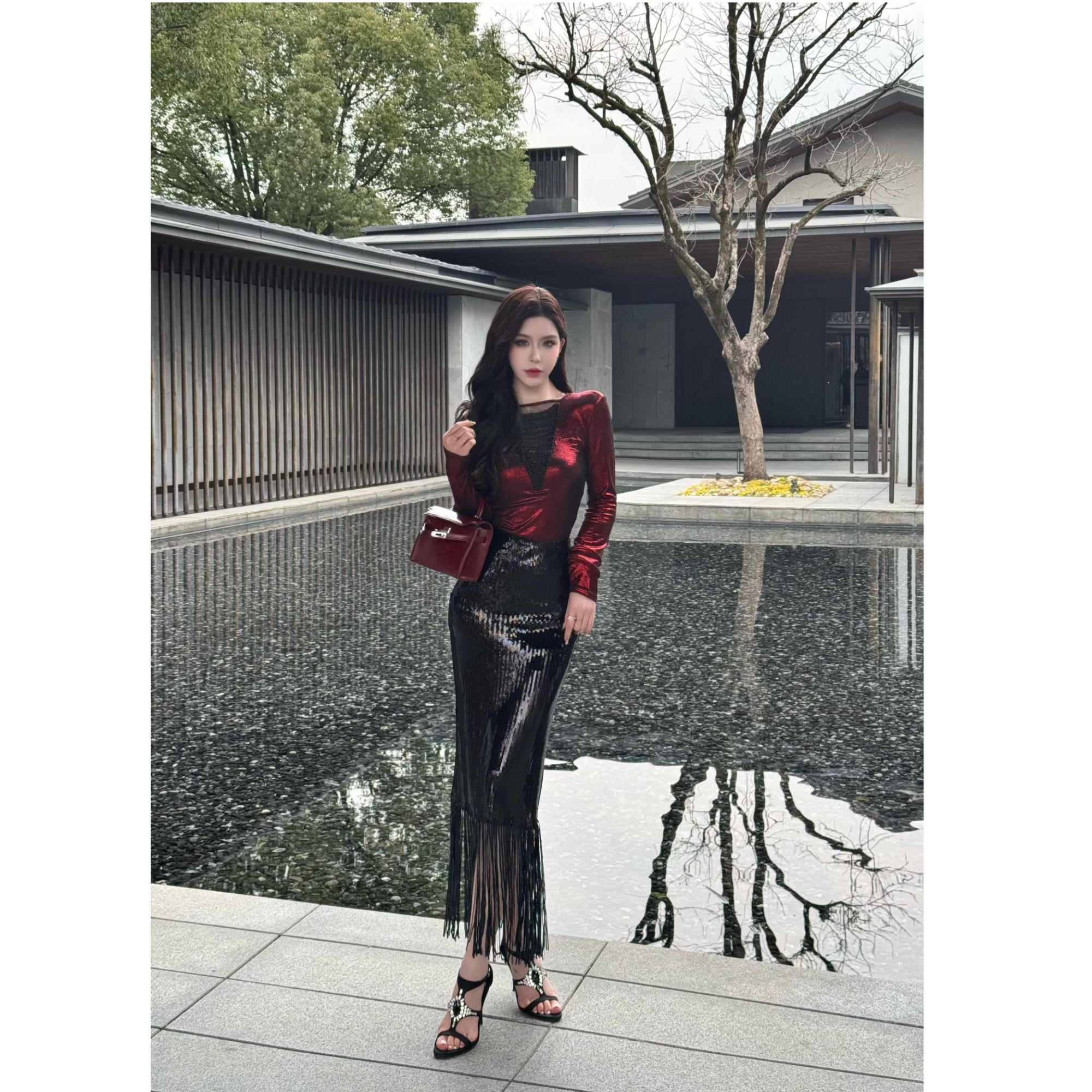 春季显瘦气质长袖时尚小众设计感带钻小衫50270147