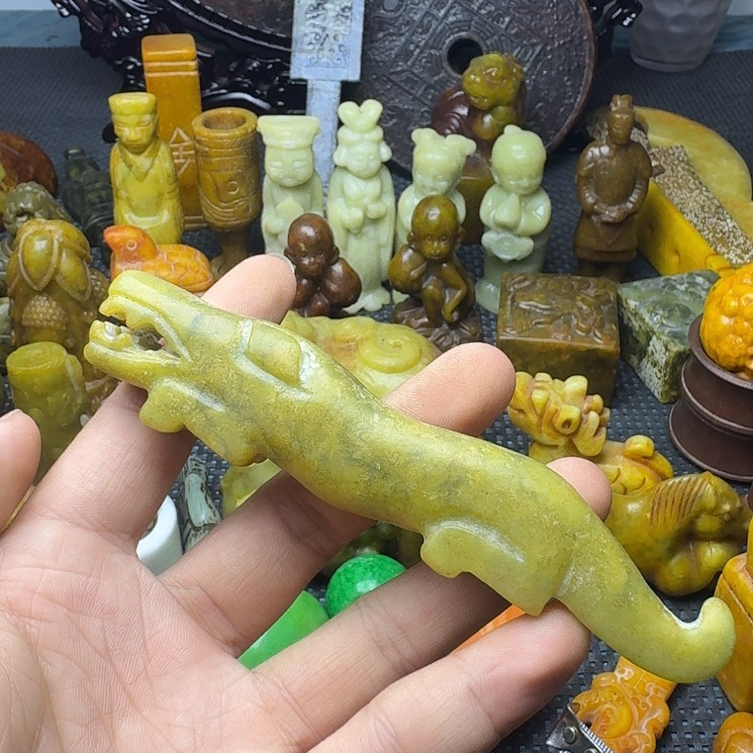 白玉菩提吊坠。。。