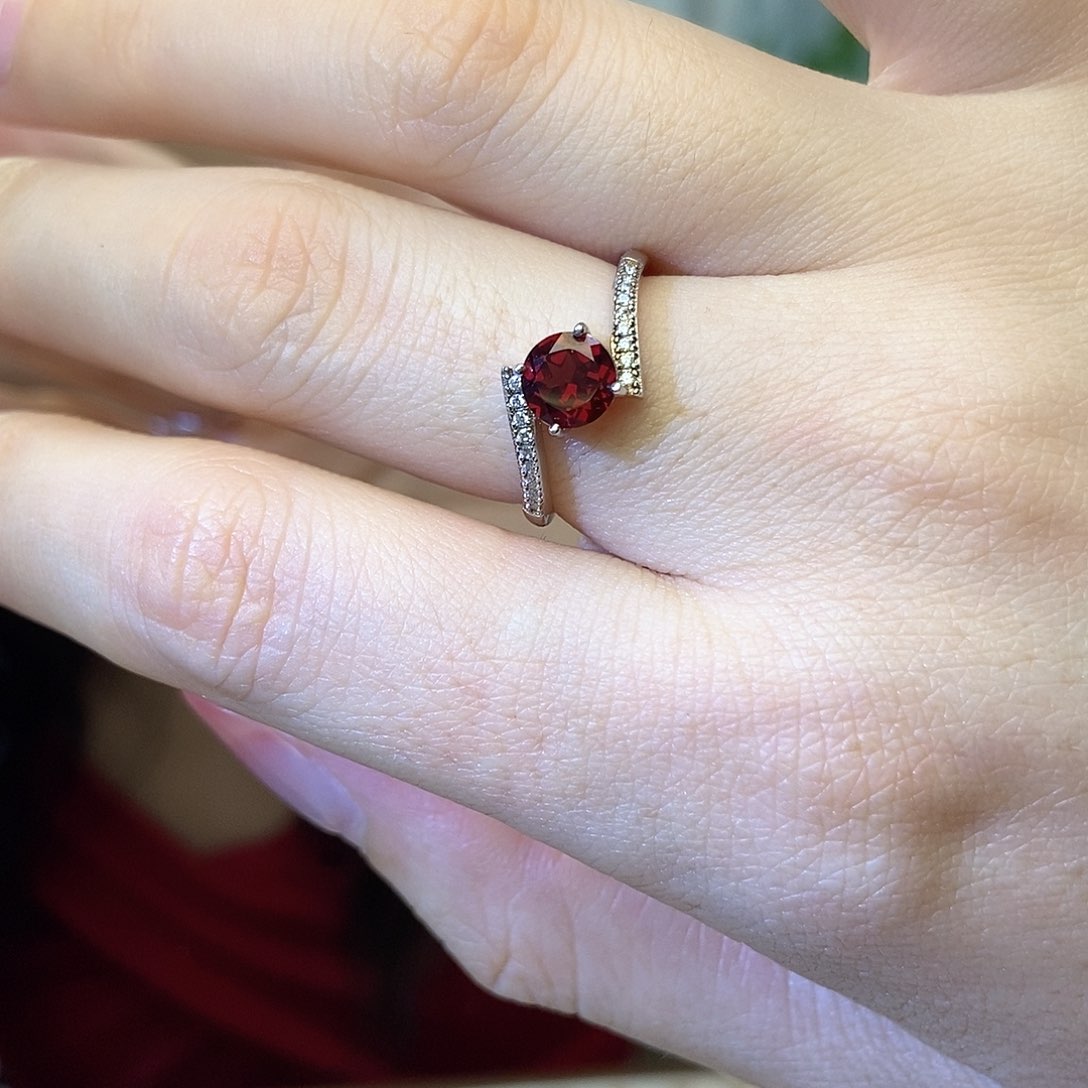 石榴石戒指，银S925镶嵌