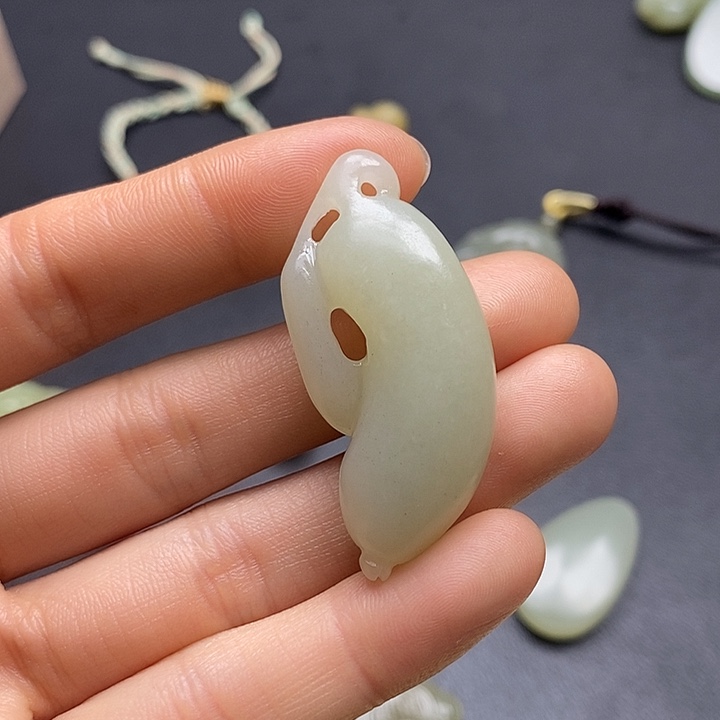 颈饰未镶嵌和田玉