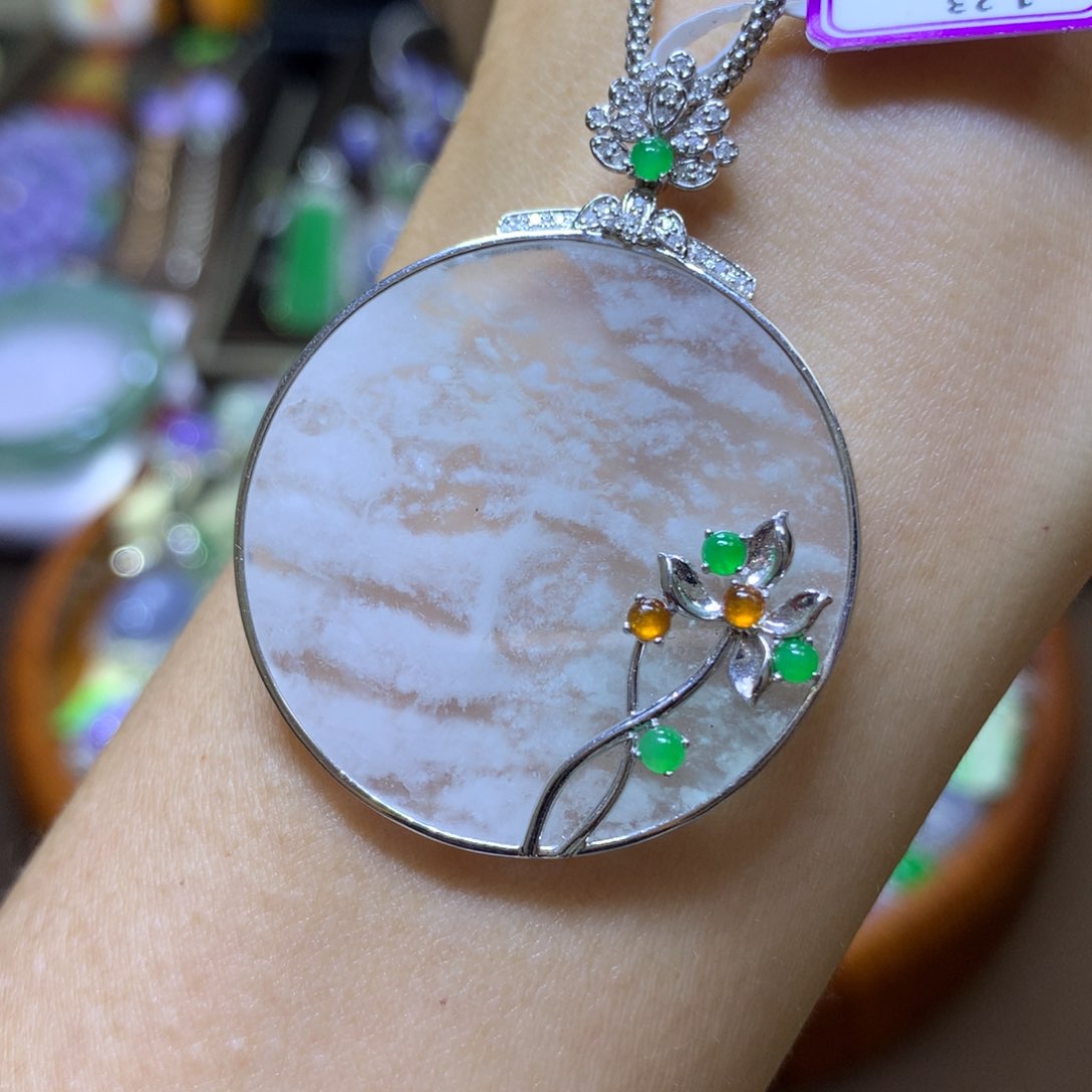 【闪购商品】翡翠颈饰18K金镶嵌m****s翡翠