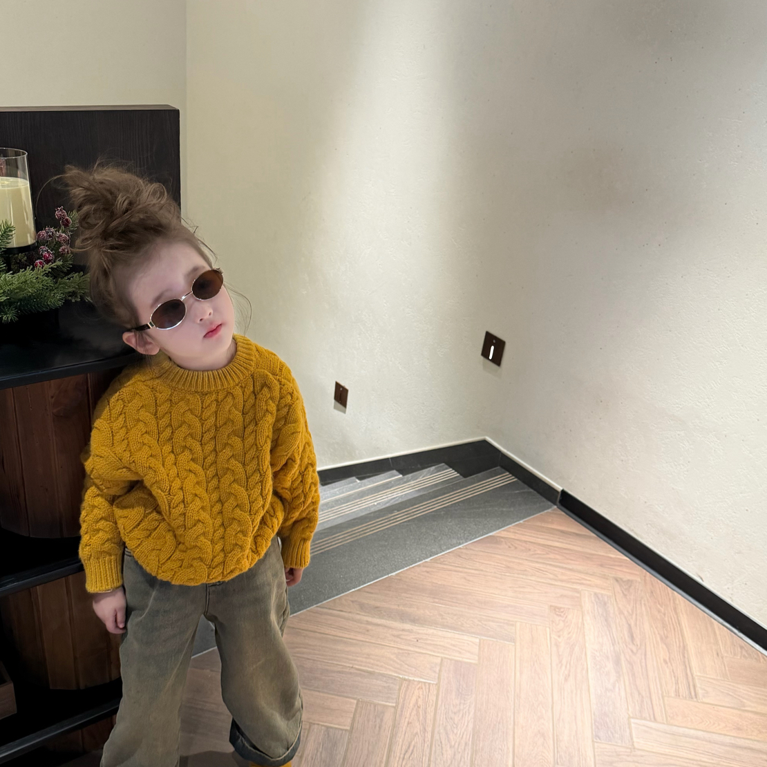 小思家2025冬季新款女童韩版复古麻花针织毛衣休闲裤套装